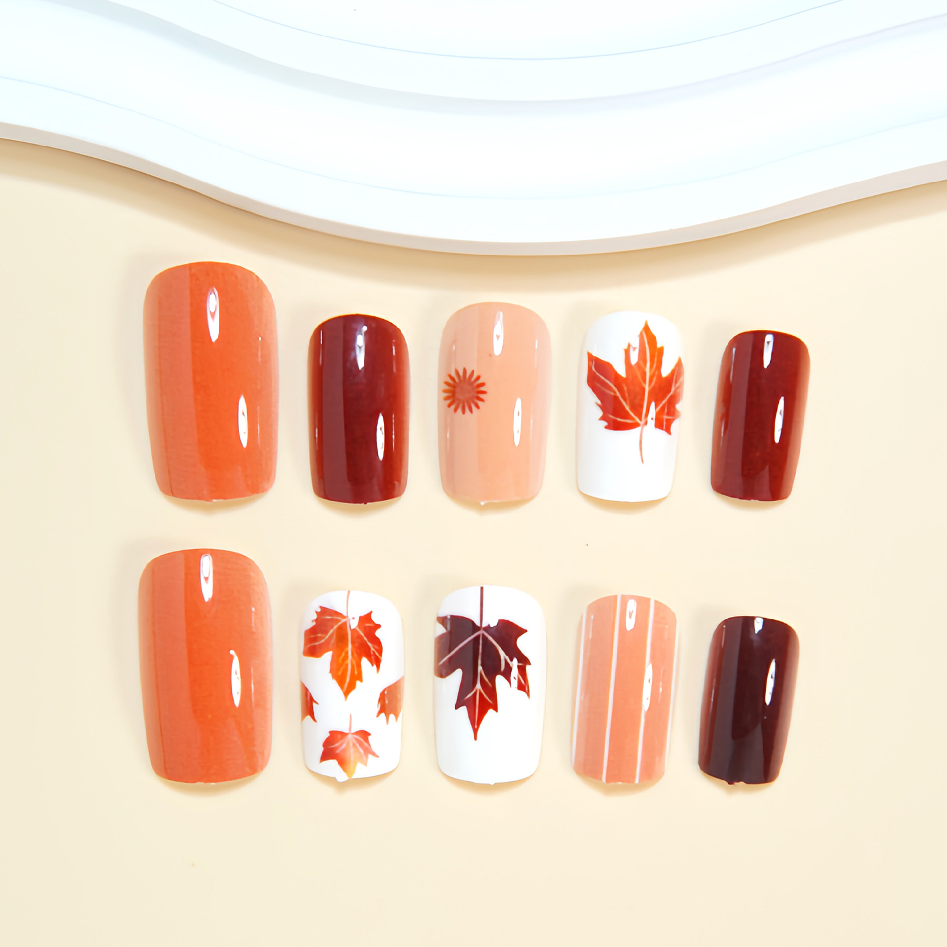 여성을 위한 중간 크기의 인조 손톱 세트. 누드, 흰색 - Nail Art Press On 리뷰 및 가격